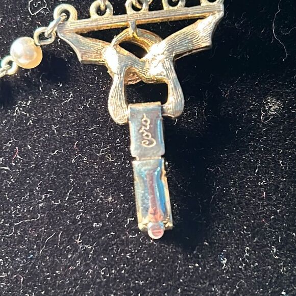 VIntage 5 strand faux pearl signed CORO bracelet - Picture 3 of 7